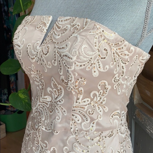 Vince Camuto Champagne sequin strapless dress🌟 - Picture 6 of 15